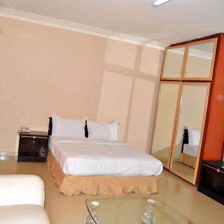 Riviera Hotel Benin Cotonú Exterior foto
