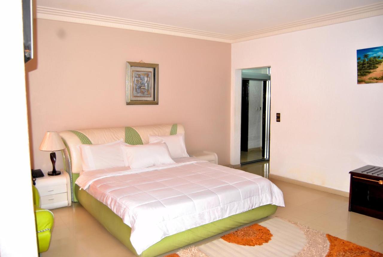 Riviera Hotel Benin Cotonú Exterior foto