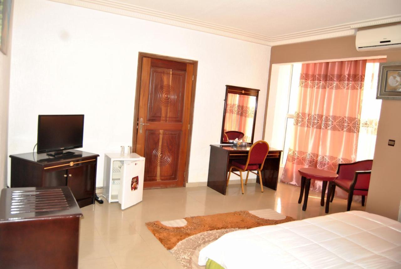 Riviera Hotel Benin Cotonú Exterior foto